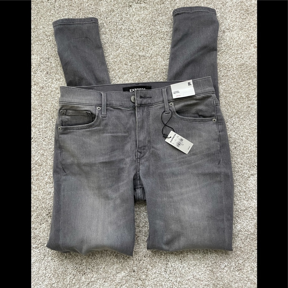 NWT! Women’s Express Grey Legging Jeans - size 8L
